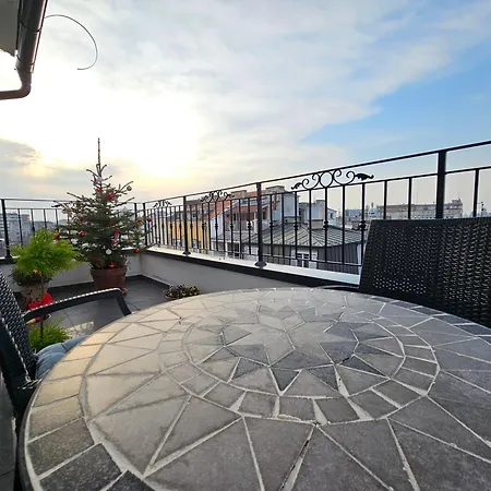 Sky Terrace Apartment *